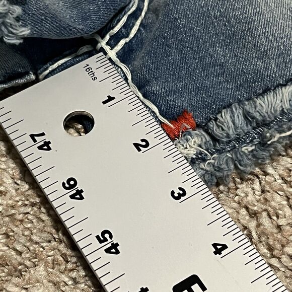 True Religion Bobby Super T Denim Shorts Cut Off Raw Hem Women’s Size 12 - NWT - Picture 12 of 12